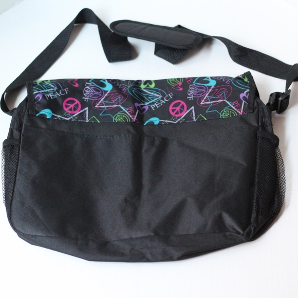 Children's School 2 Backpacks and 1 Messenger Bag Bundle Pre-owned - Picture 14 of 16